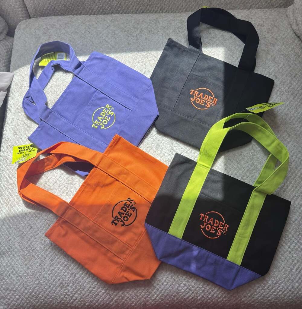 Trader Joe's Trick-Or-Treat Canvas Tote Bag Set of 4